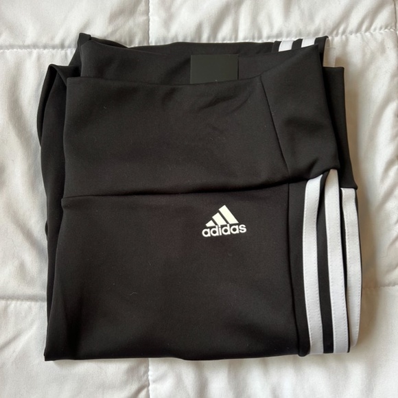 ADIDAS Tight Fit High Rise 3/4 Style - Size XL - Picture 1 of 6
